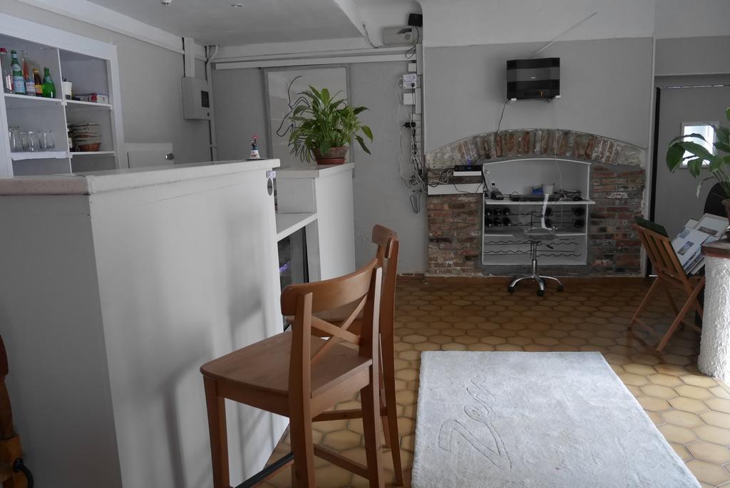 Auberge Le Rabelais Malay-le-Petit Экстерьер фото