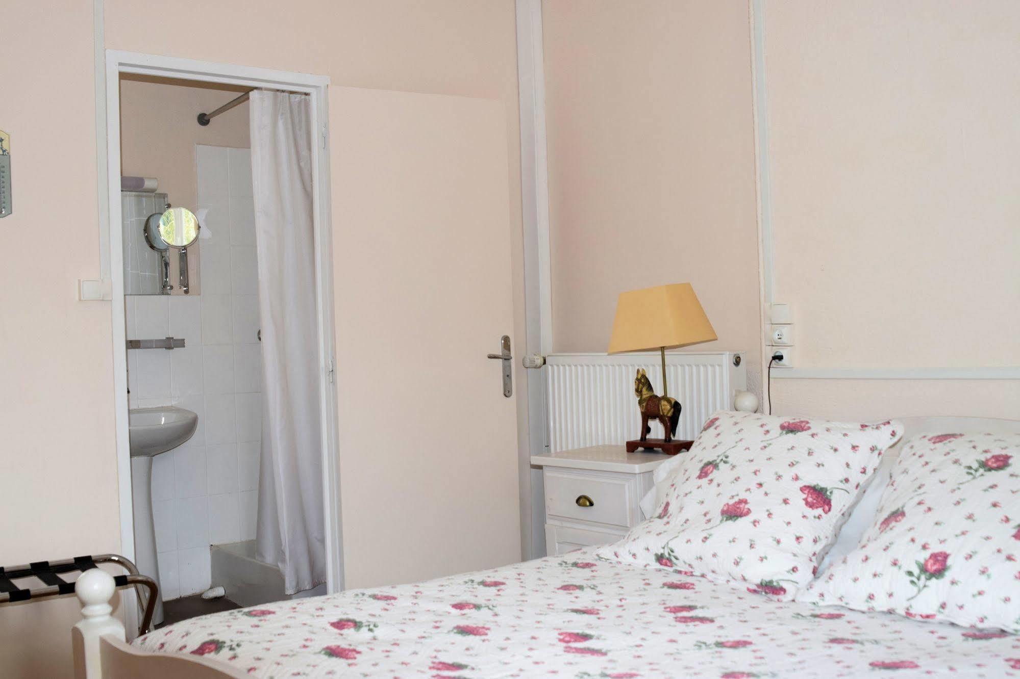 Auberge Le Rabelais Malay-le-Petit Экстерьер фото