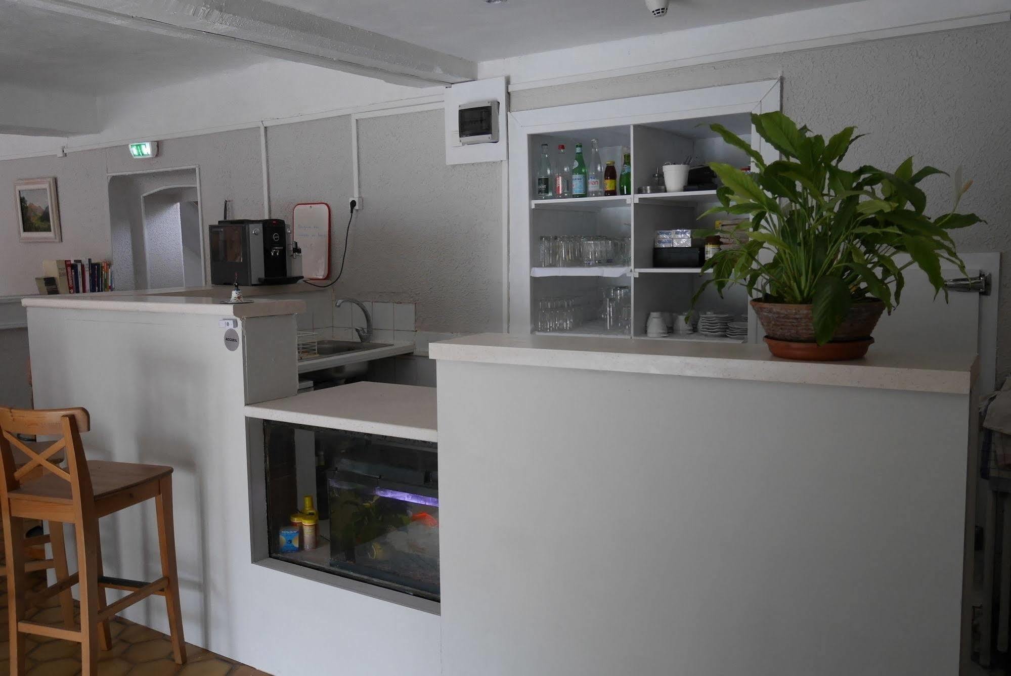 Auberge Le Rabelais Malay-le-Petit Экстерьер фото