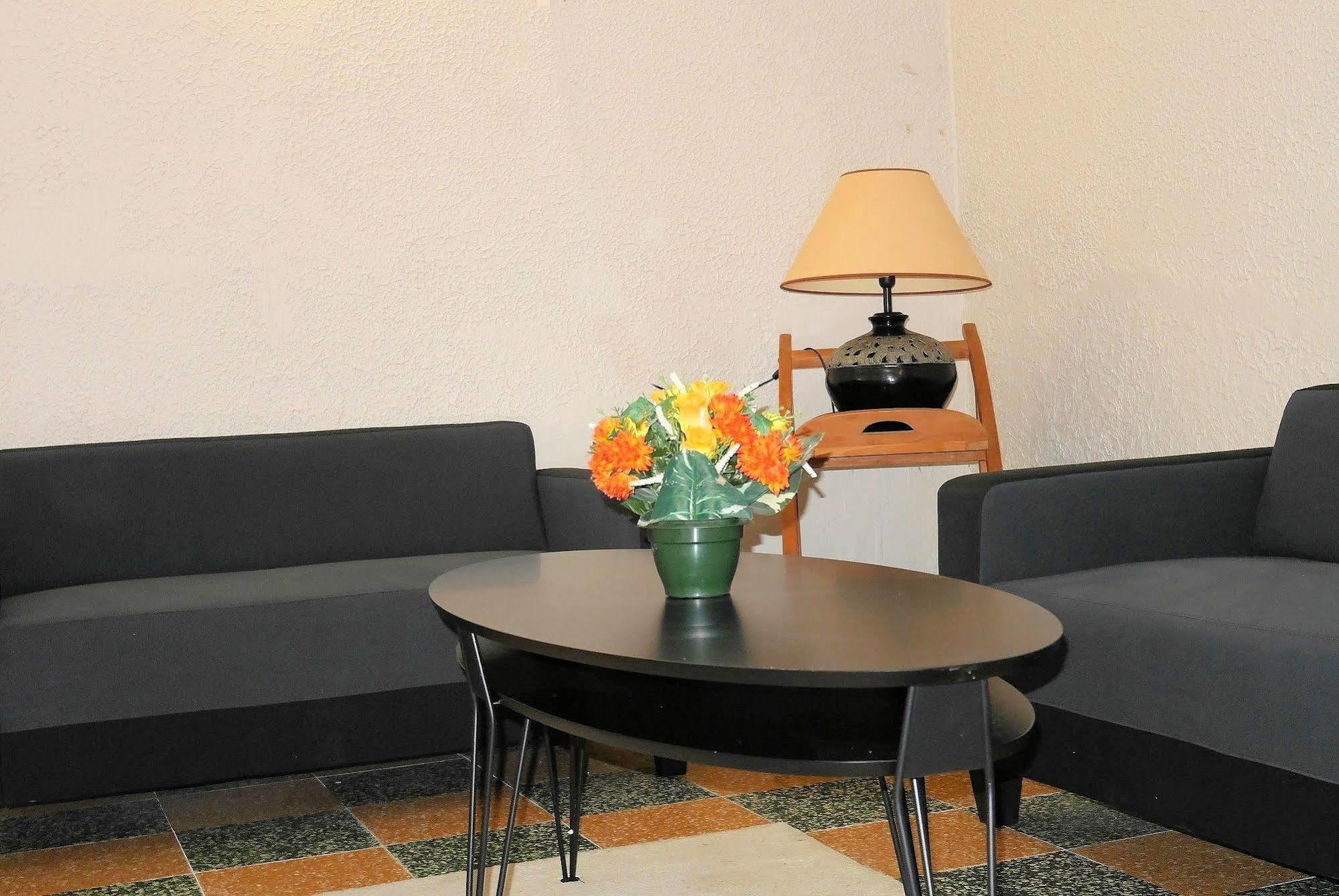 Auberge Le Rabelais Malay-le-Petit Экстерьер фото